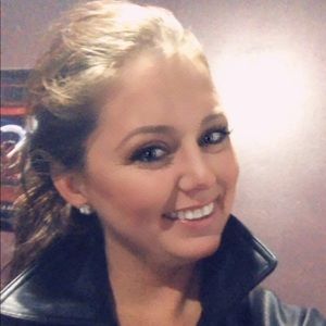 Meet your Posher, Jenn